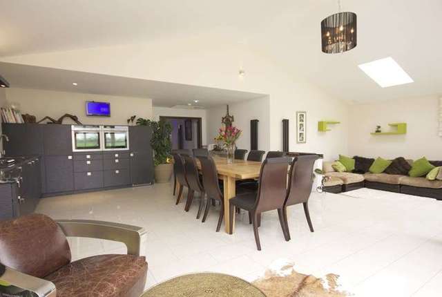  Image of 4 bedroom Detached house for sale in Wiltshire Road Bransgore Christchurch BH23 at Wiltshire Road  Christchurch, BH23 8BH