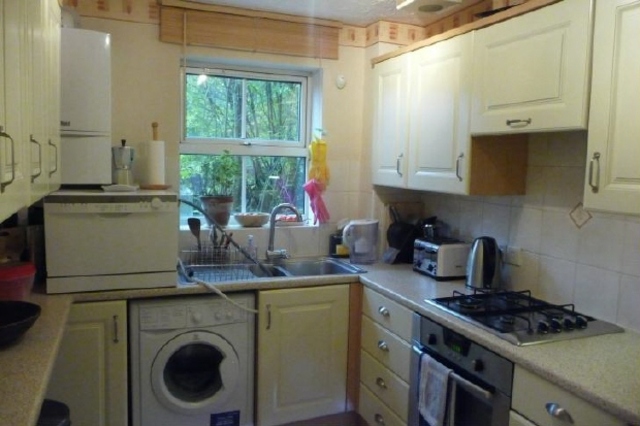  Image of 2 bedroom Flat to rent in Winchester Road Shirley Southampton SO16 at 461 Winchester Road Southampton Not specified, SO16 7NZ