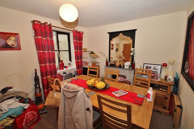  Image of 3 bedroom Terraced house for sale in Newland Witney OX28 at Newland  Witney, OX28 3JH