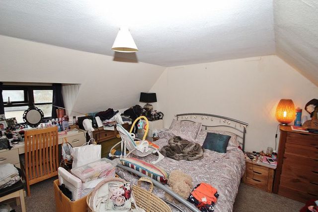  Image of 3 bedroom Terraced house for sale in Newland Witney OX28 at Newland  Witney, OX28 3JH