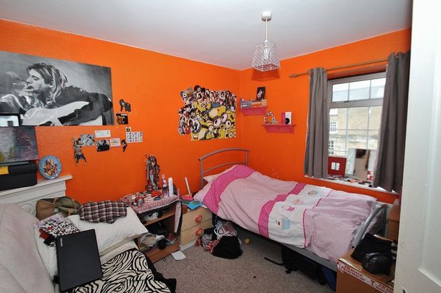  Image of 3 bedroom Terraced house for sale in Newland Witney OX28 at Newland  Witney, OX28 3JH