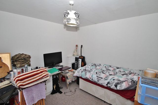 Image of 3 bedroom Terraced house for sale in Newland Witney OX28 at Newland  Witney, OX28 3JH