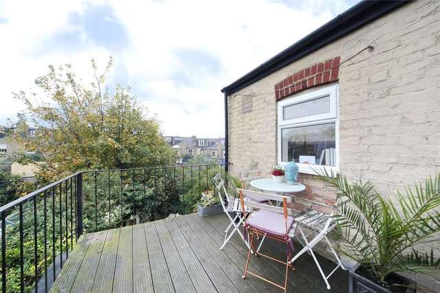  Image of 3 bedroom Flat for sale in Wix