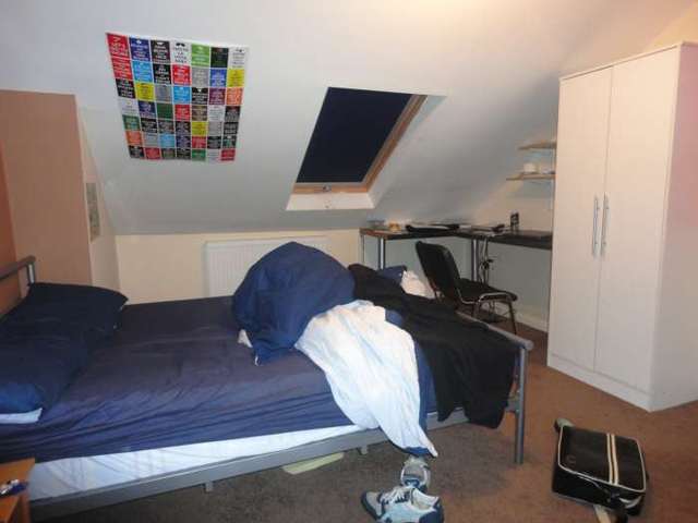  Image of 3 bedroom Flat to rent in Wokingham Road Earley Reading RG6 at Wokingham Road  Reading, RG6 1LH
