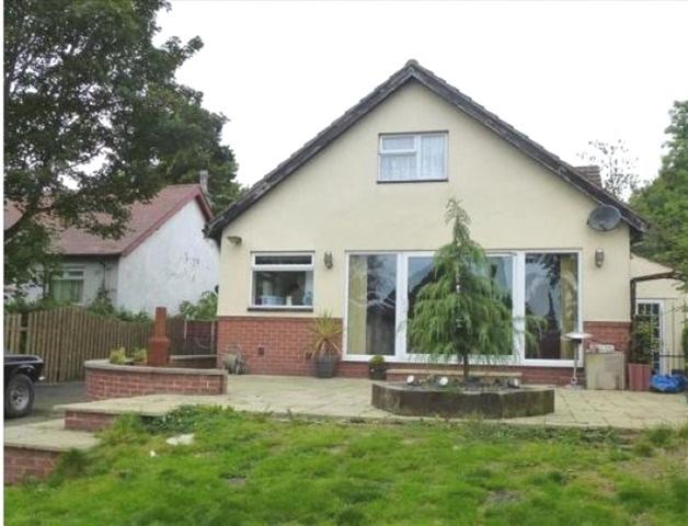  Image of 4 bedroom Detached house for sale in Woodhall Lane Stanningley Pudsey LS28 at Woodhall  Farsley, LS28 7TT