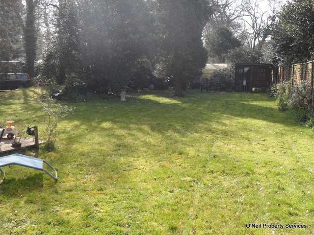  Image of 3 bedroom Cottage to rent in Fulmer Lane Gerrards Cross SL9 at Fulmer Lane  Gerrards Cross, SL9 7BL