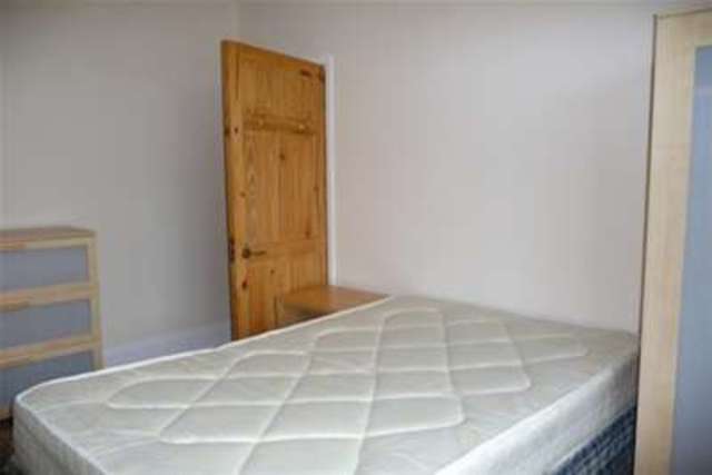  Image of 2 bedroom Flat to rent in Wych Elm Crescent Newcastle upon Tyne NE7 at Newcastle upon Tyne, NE7 7PY