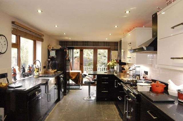  Image of 3 bedroom Semi-Detached house for sale in Yarborough Road Grimsby DN34 at Yarborough Road  Grimsby, DN34 4EH