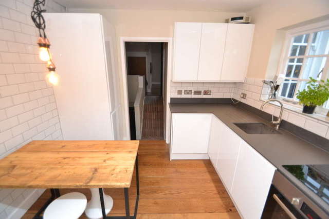  Image of 2 bedroom Flat for sale in Dunmow Road Bishop