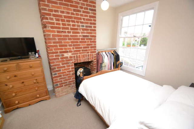  Image of 2 bedroom Flat for sale in Dunmow Road Bishop
