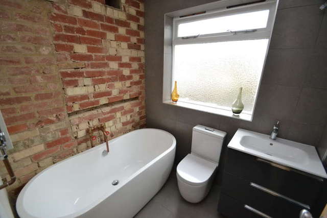  Image of 2 bedroom Flat for sale in Dunmow Road Bishop