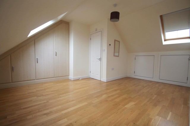  Image of 3 bedroom End of Terrace to rent in High Street Handcross Haywards Heath RH17 at High Street  Haywards Heath, RH17 6BF