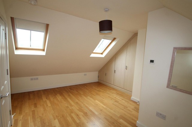  Image of 3 bedroom End of Terrace to rent in High Street Handcross Haywards Heath RH17 at High Street  Haywards Heath, RH17 6BF