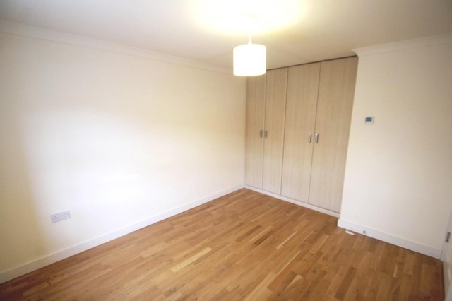  Image of 3 bedroom End of Terrace to rent in High Street Handcross Haywards Heath RH17 at High Street  Haywards Heath, RH17 6BF