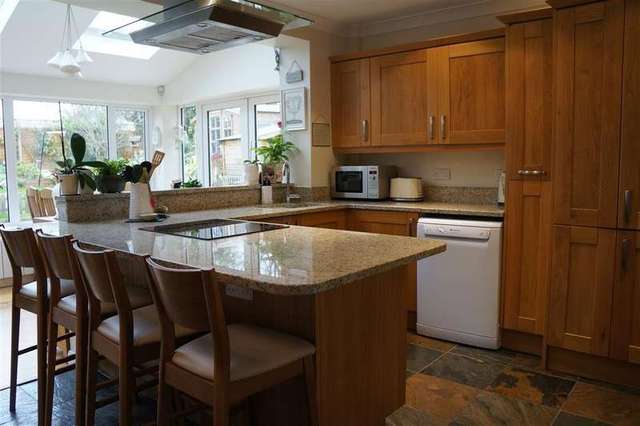  Image of 4 bedroom Semi-Detached house for sale in Hermitage Drive Twyford Reading RG10 at Twyford  Reading, RG10 9HT