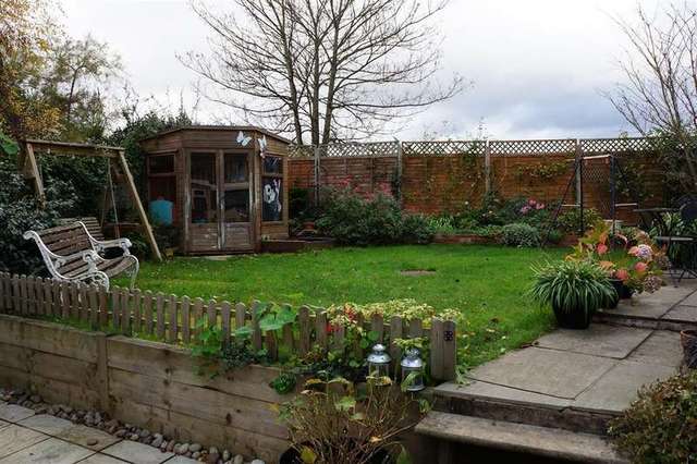  Image of 4 bedroom Semi-Detached house for sale in Hermitage Drive Twyford Reading RG10 at Twyford  Reading, RG10 9HT