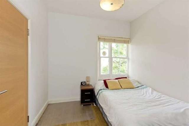  Image of Flat to rent in Buckland Crescent London NW3 at Buckland Crescent Swiss Cottage London, NW3 5DX