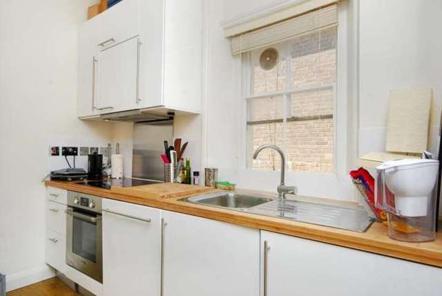  Image of Flat to rent in Buckland Crescent London NW3 at Buckland Crescent Swiss Cottage London, NW3 5DX