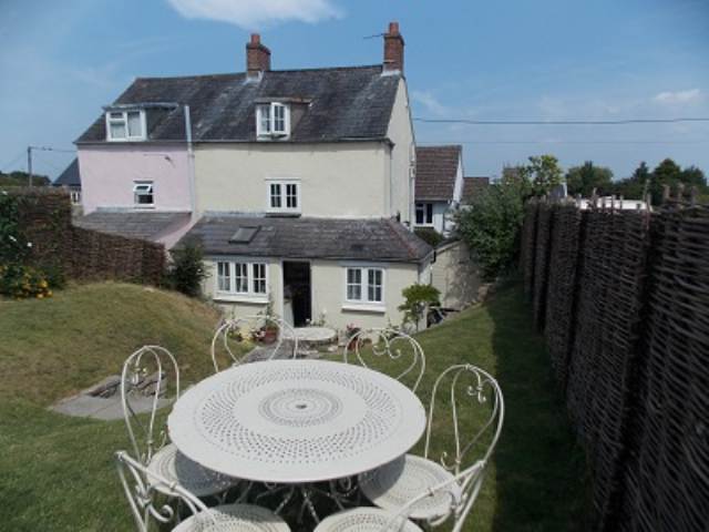  Image of 3 bedroom Detached house to rent in Melbury Road Yetminster Sherborne DT9 at Melbury Road Yetminster, Nr Sherbourne Yetminster, DT9 6LY