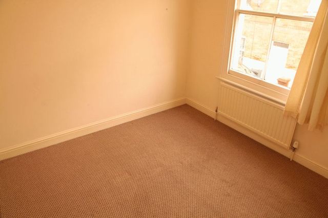  Image of 3 bedroom Terraced house to rent in Montague Terrace Lincoln LN2 at Montague Terrace  Lincoln, LN2 5BE
