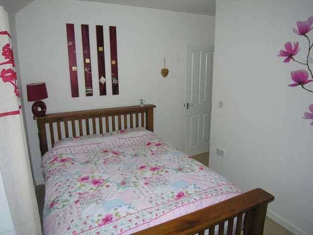 Image of 3 bedroom Cottage for sale in High Street Wanborough Swindon SN4 at High Street Wanborough Swindon, SN4 0AE