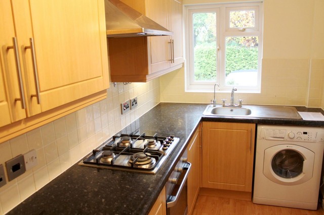  Image of 2 bedroom End of Terrace to rent in Wych Hill Park Hook Heath Woking GU22 at Woking, GU22 0HE