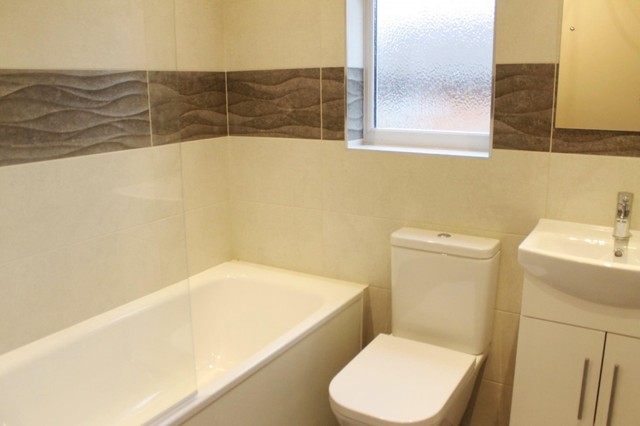  Image of 2 bedroom End of Terrace to rent in Wych Hill Park Hook Heath Woking GU22 at Woking, GU22 0HE