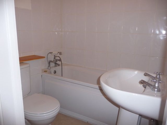  Image of 1 bedroom Flat to rent in Rutland Road Chesterfield S40 at Chesterfield Derbyshire Chesterfield, S40 1ND