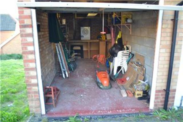  Image of 2 bedroom Property to rent in Tuppenney Close Hastings TN35 at East Sussex, TN35 5QJ