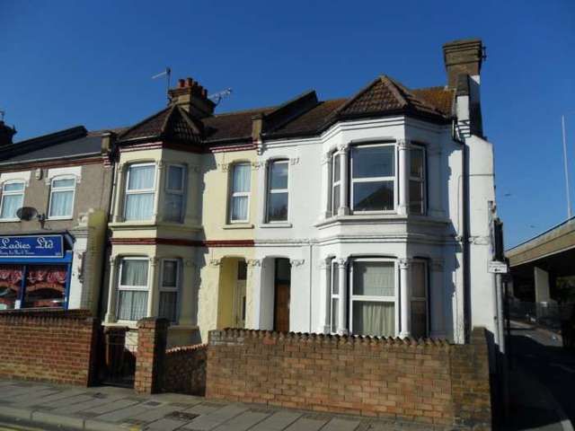  Image of 1 bedroom Flat to rent in Abbey Road London SE2 at Abbey Road Abbey Wood London, SE2 9HA