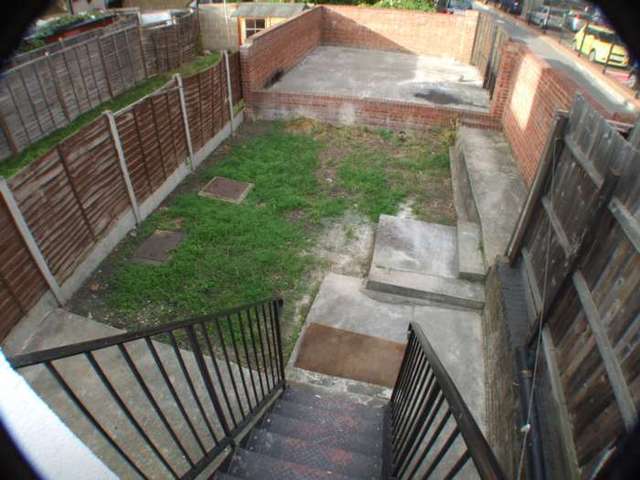  Image of 1 bedroom Flat to rent in Abbey Road London SE2 at Abbey Road Abbey Wood London, SE2 9HA