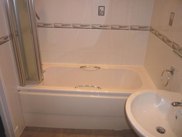  Image of 2 bedroom Semi-Detached house to rent in Aberdour Place Dunfermline KY11 at Dunfermline Fife Fife, KY11 4SG