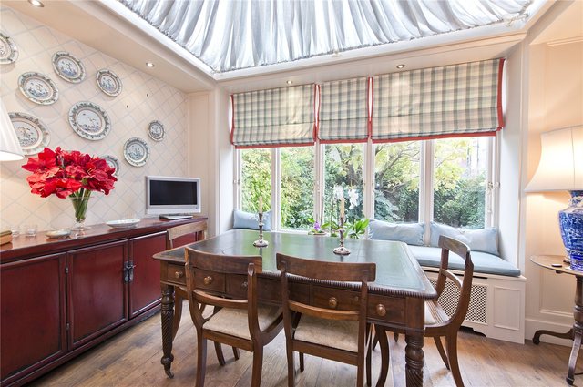  Image of 4 bedroom Terraced house for sale in Alexander Square London SW3 at Alexander Square  London, SW3 2AY