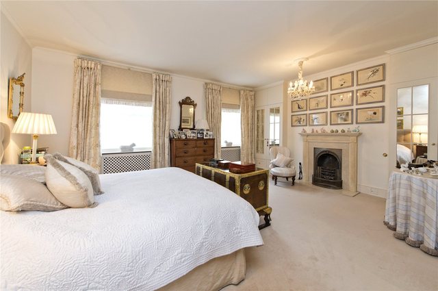  Image of 4 bedroom Terraced house for sale in Alexander Square London SW3 at Alexander Square  London, SW3 2AY
