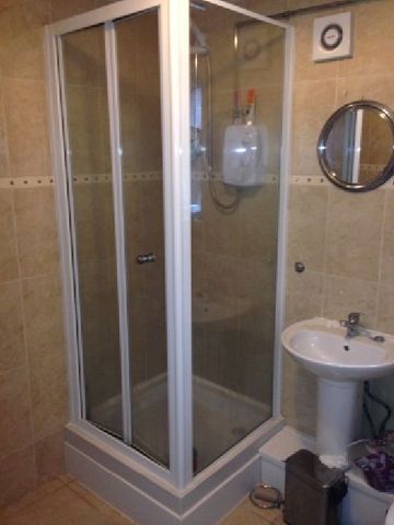  Image of 6 bedroom House Share to rent in Alton Road Birmingham B29 at Selly Oak West Midlands Selly Oak, B29 7DX