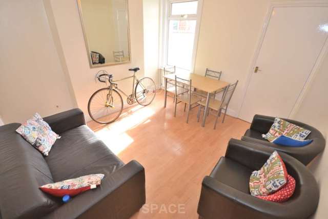  Image of 4 bedroom Terraced house to rent in Amherst Road Earley Reading RG6 at Amherst Road  Reading, RG6 1NU