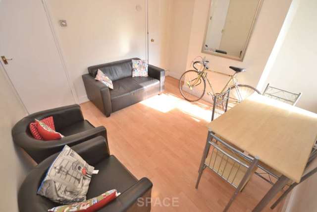  Image of 4 bedroom Terraced house to rent in Amherst Road Earley Reading RG6 at Amherst Road  Reading, RG6 1NU
