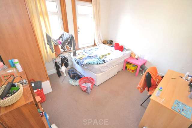  Image of 4 bedroom Terraced house to rent in Amherst Road Earley Reading RG6 at Amherst Road  Reading, RG6 1NU