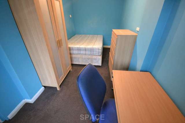  Image of 1 bedroom House Share to rent in Anderson Avenue Earley Reading RG6 at Anderson Avenue Earley Reading, RG6 1HD