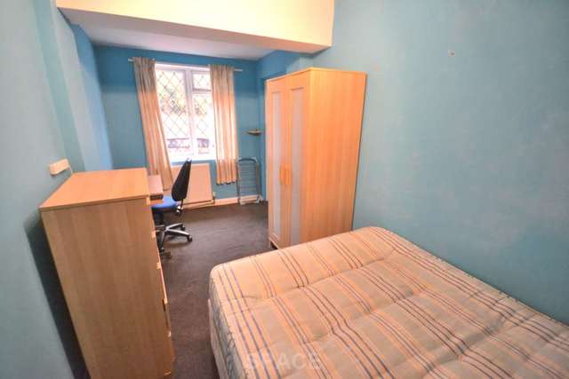 Image of 1 bedroom House Share to rent in Anderson Avenue Earley Reading RG6 at Anderson Avenue Earley Reading, RG6 1HD