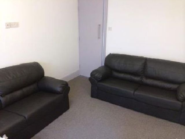  Image of 6 bedroom House Share to rent in Arley Road Bournbrook Birmingham B29 at Selly Oak West Midlands Selly Oak, B29 7BQ