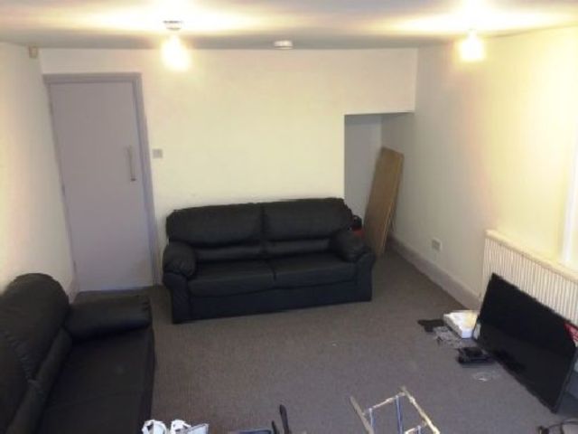  Image of 6 bedroom House Share to rent in Arley Road Bournbrook Birmingham B29 at Selly Oak West Midlands Selly Oak, B29 7BQ