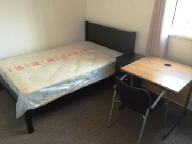  Image of 6 bedroom House Share to rent in Arley Road Bournbrook Birmingham B29 at Selly Oak West Midlands Selly Oak, B29 7BQ