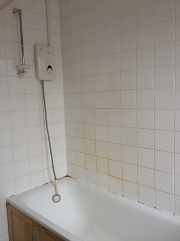  Image of 2 bedroom Terraced house to rent in Bayswater Terrace Leeds LS8 at Bayswater Terrace  Harehills, Leeds, West Yorkshi, LS8 5QN