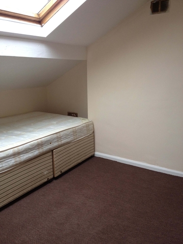  Image of 2 bedroom Terraced house to rent in Bayswater Terrace Leeds LS8 at Bayswater Terrace  Harehills, Leeds, West Yorkshi, LS8 5QN
