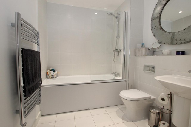  Image of 2 bedroom Apartment to rent in Molesey Road Hersham Walton-on-Thames KT12 at Beech House 303 Molesey Road Walton-On-Thames, KT12 4SG