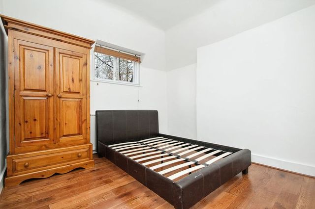  Image of 1 bedroom Flat to rent in Belsize Avenue London NW3 at Belsize Avenue Belsize Park Belsize Park, NW3 4AU