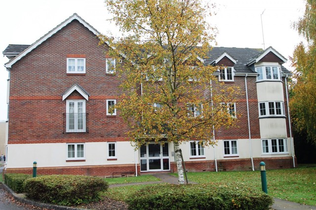  Image of 2 bedroom Apartment to rent in London Road Redhill RH1 at Belvedere Court 169 London Road Redhill, RH1 2JH