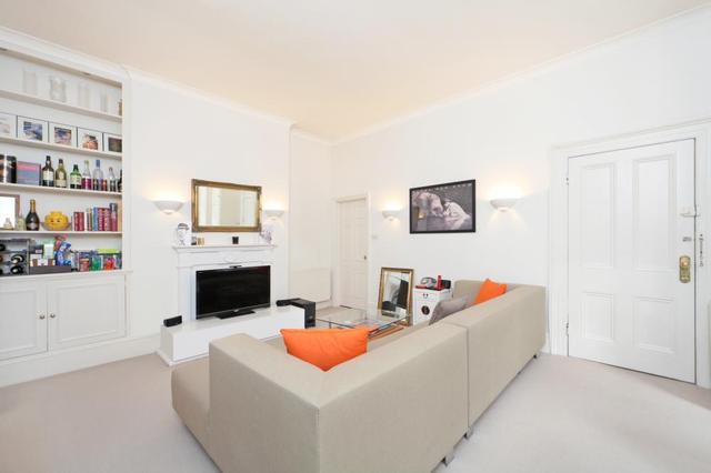  Image of 2 bedroom Ground Flat to rent in Berkeley Gardens London W8 at Berkeley Gardens  London, W8 4AP