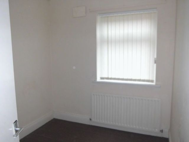  Image of 3 bedroom Flat to rent in Bilbrough Gardens Newcastle upon Tyne NE4 at Bilbrough Gardens Benwell Blakelaw, NE4 8YA